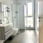 Three Bedroom Appartamento *